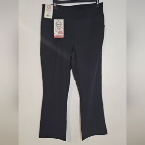 Wrangler ATG Women's Black Utility Capri Pants